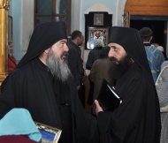 Пояс Пресвятой Богородицы в Покровском храме. г. Уссурийск. 1 ноября 2011 года.